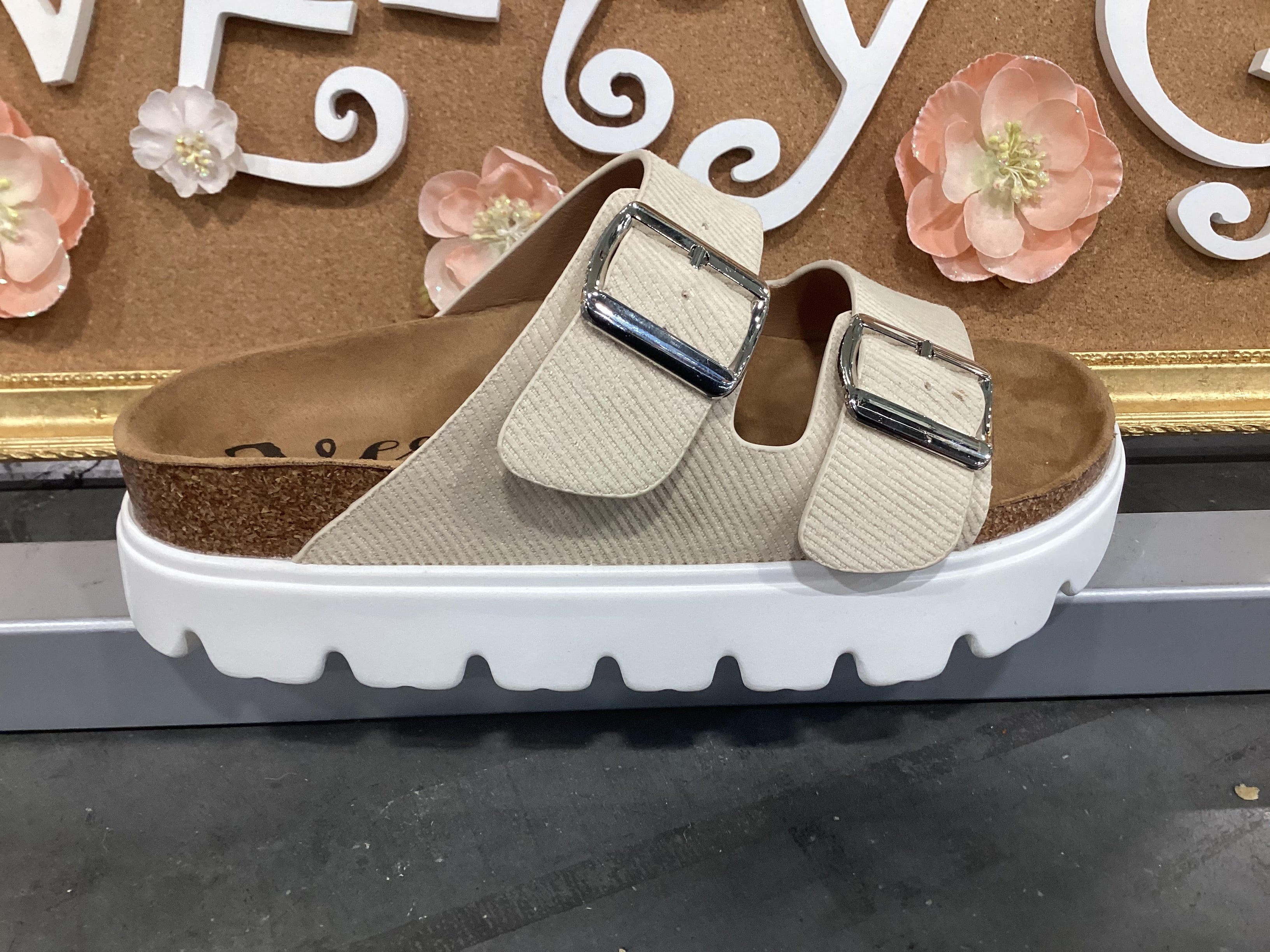 Very G- Jazmin Platform Sandal