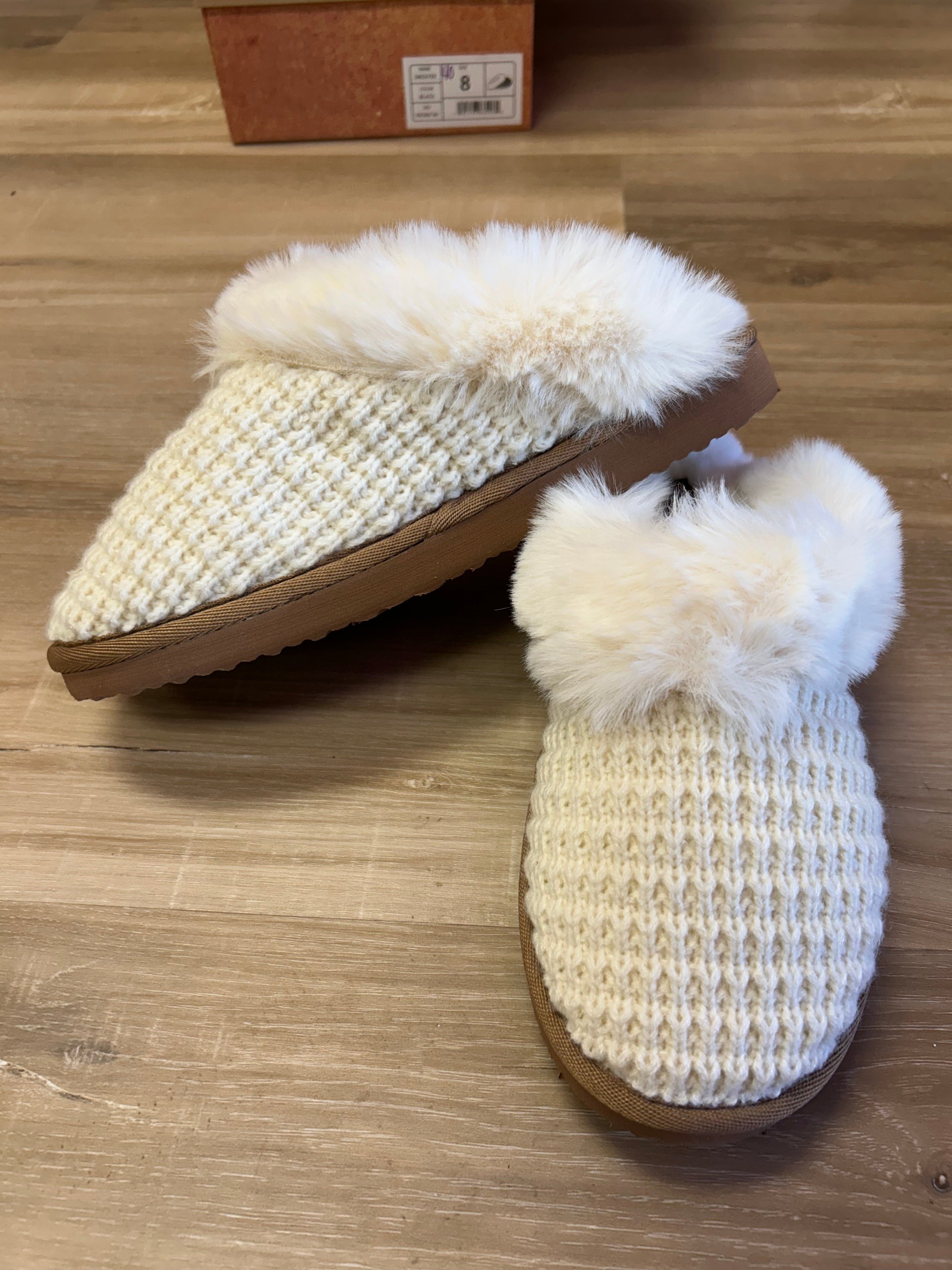 SWEATER SLIPPERS