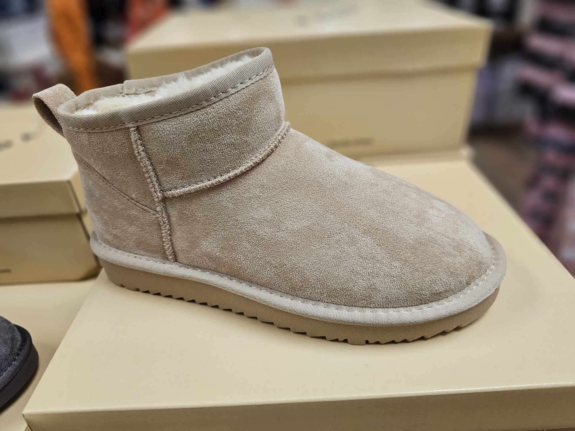 Mutual- Ugg Style Boot