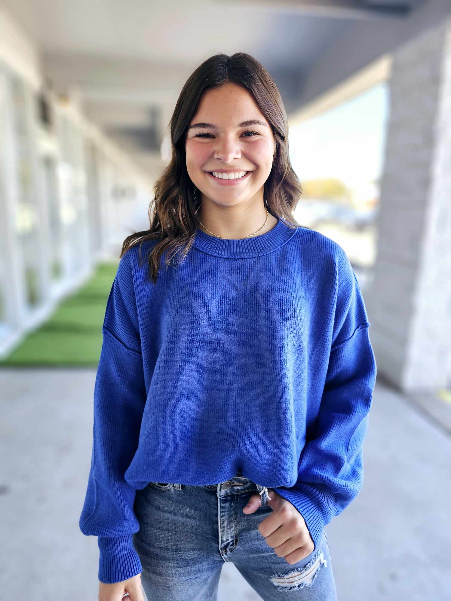 SOLID ROUND NECK PULLOVER SWEATER