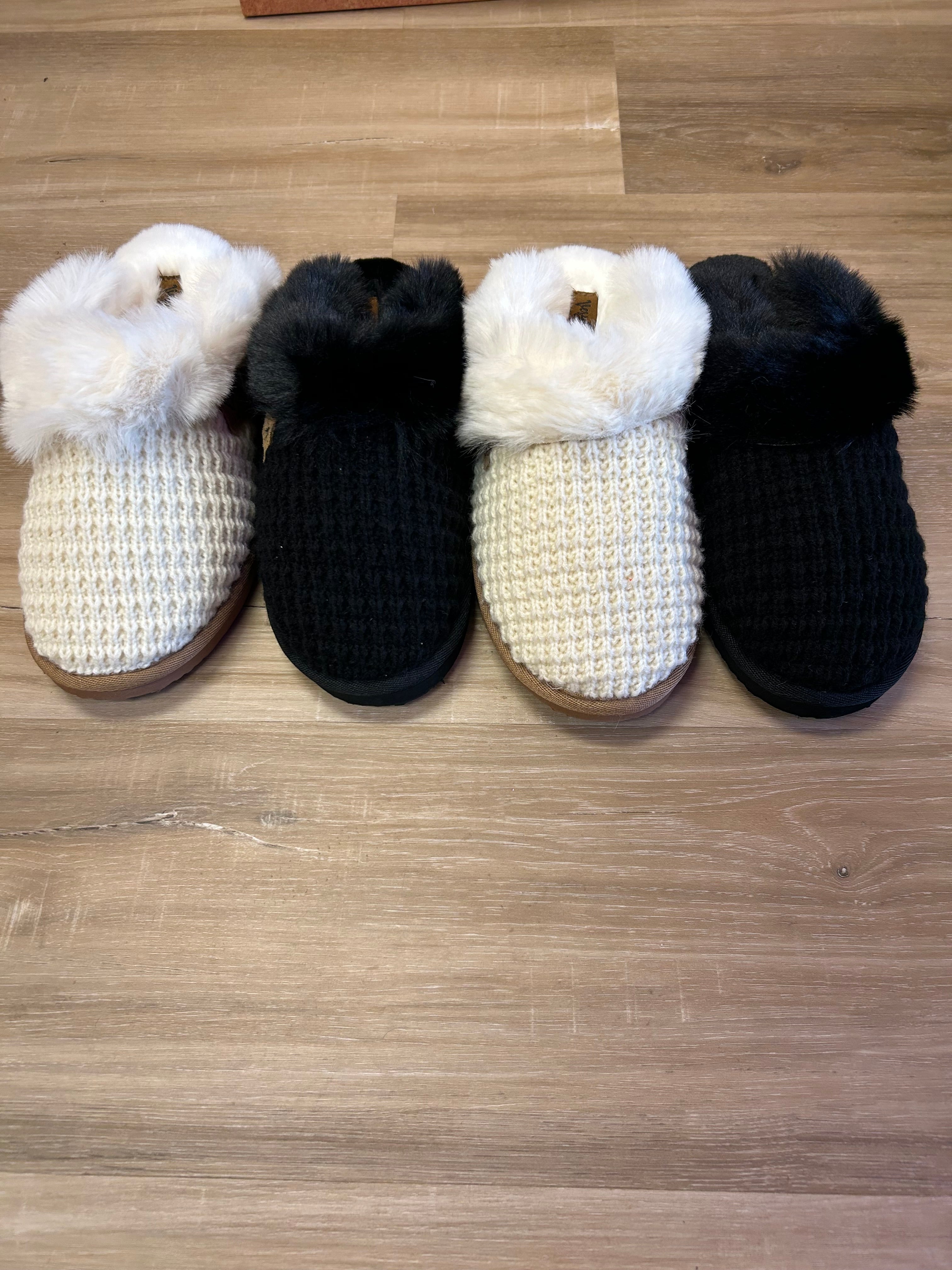 SWEATER SLIPPERS